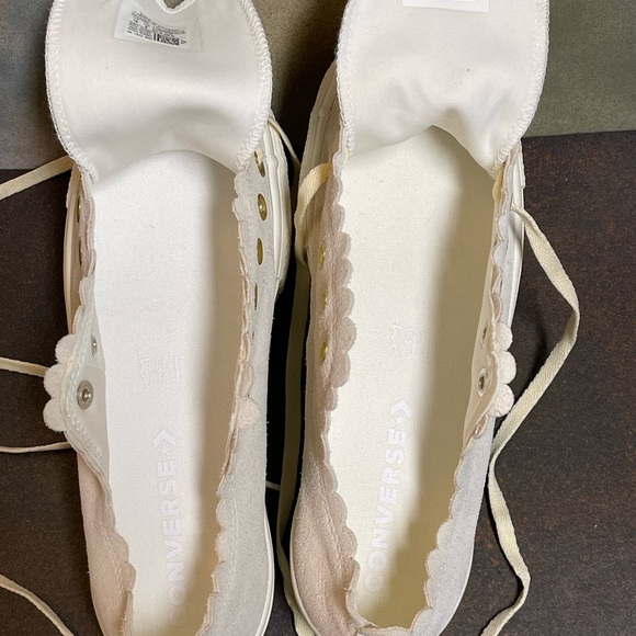 Converse Chuck Taylor All Star Frilly Scallop Platform Women's Sneaker Size 10M - Picture 13 of 14